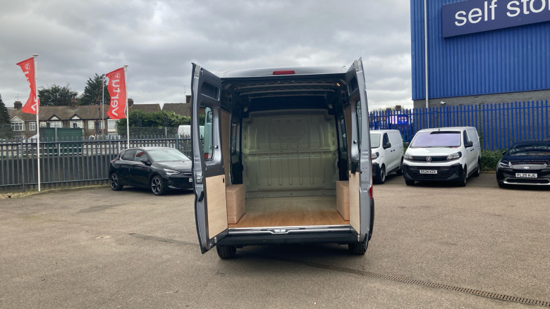 Vauxhall Movano 3500 L2 Diesel Fwd 2.2 Turbo D 140ps H2 Van Prime